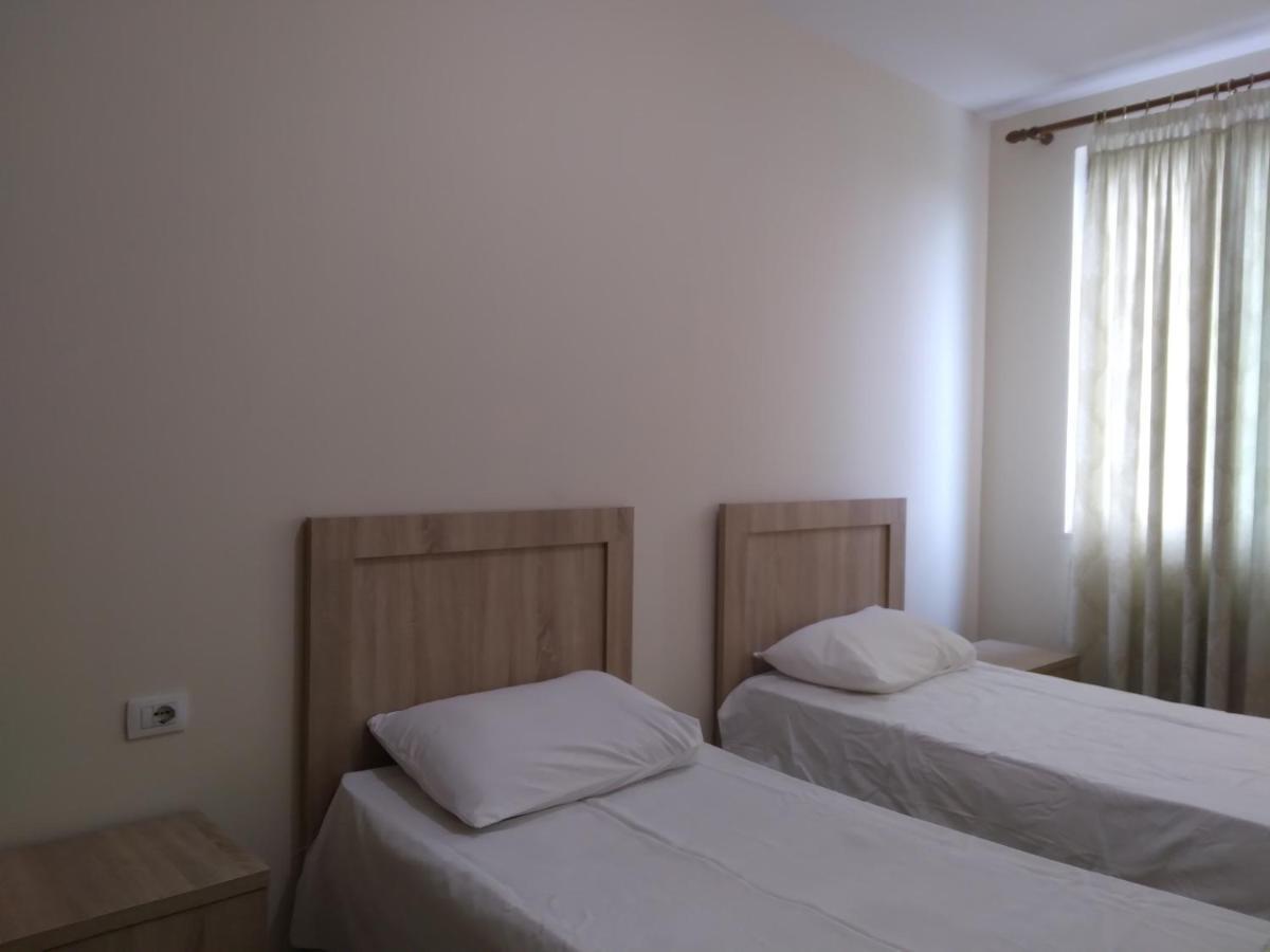 Bajovah Apartments & Restaurant Tirana Extérieur photo