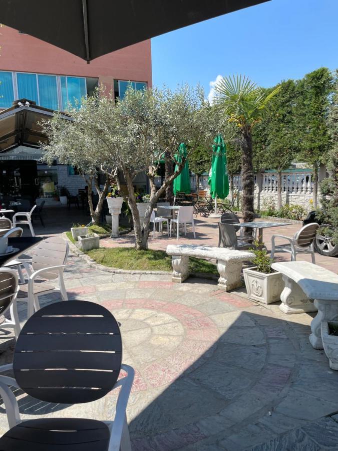 Bajovah Apartments & Restaurant Tirana Extérieur photo