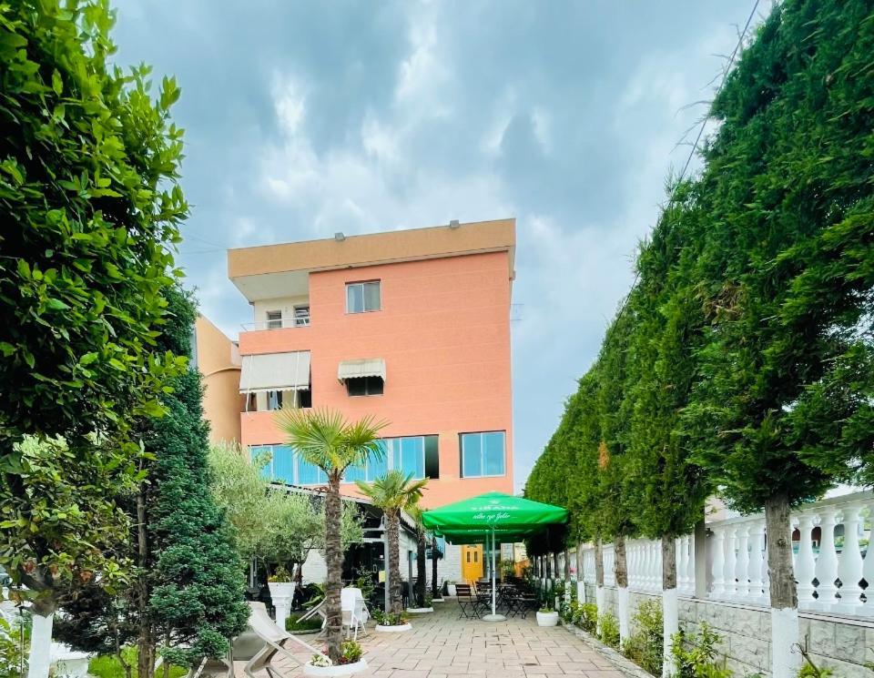 Bajovah Apartments & Restaurant Tirana Extérieur photo